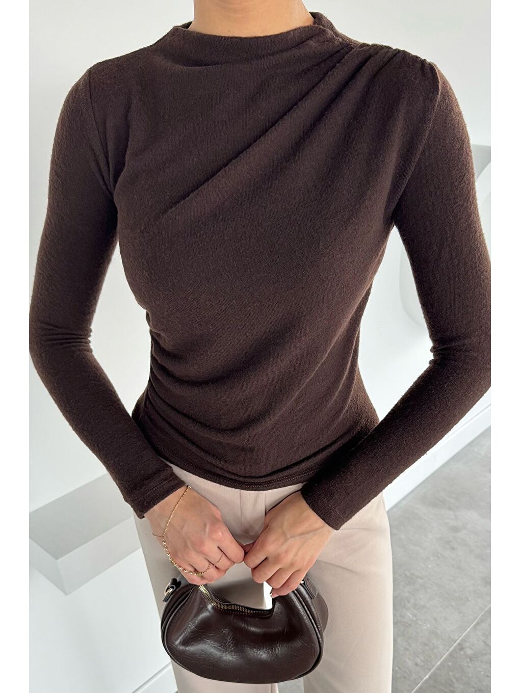 Kahverengi Kadın Omuz Ve Yan Büzgülü Bluz-1