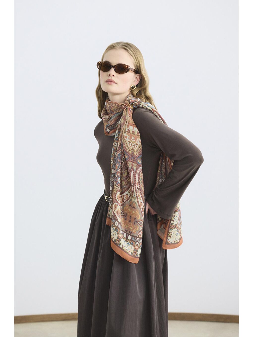 Dar Kesim Kemerli Mix Elbise Kahverengi-2