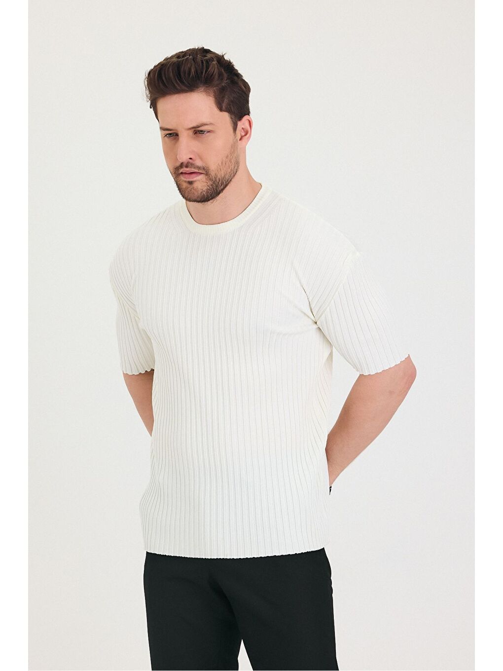 Beyaz Erkek Bisiklet Yaka Fitilli Kısa Kollu Ince Triko Tişört-6