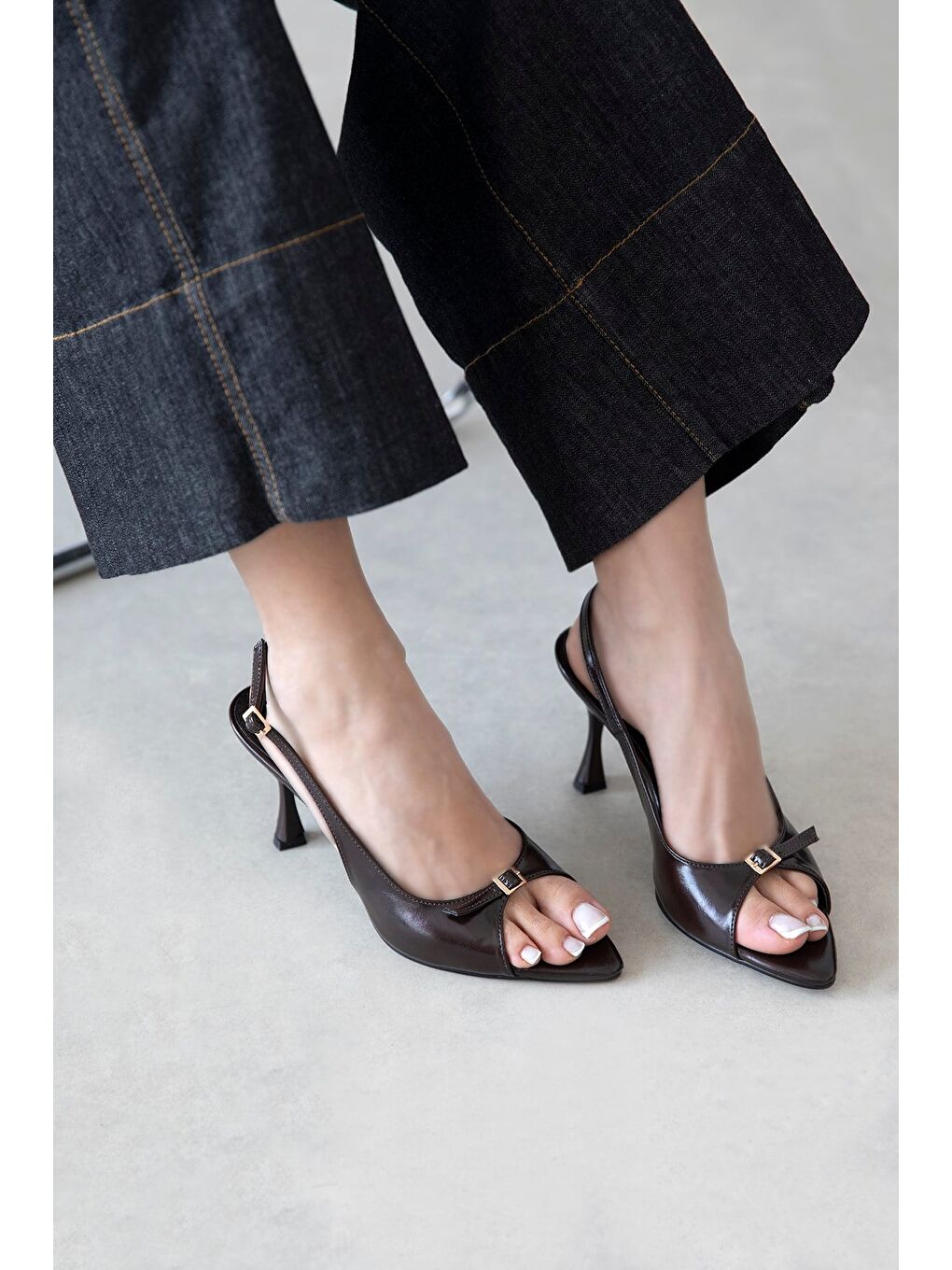 Kahverengi Livia Kadın Topuklu  Kırışık Deri Sandalet Kahve