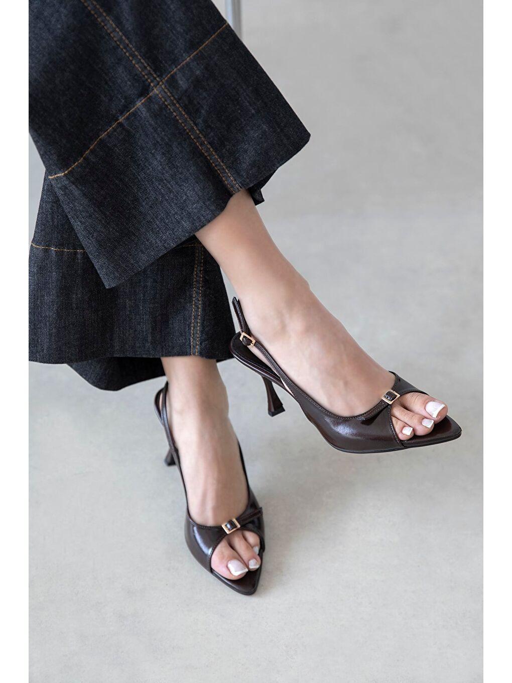 Kahverengi Livia Kadın Topuklu  Kırışık Deri Sandalet Kahve-1