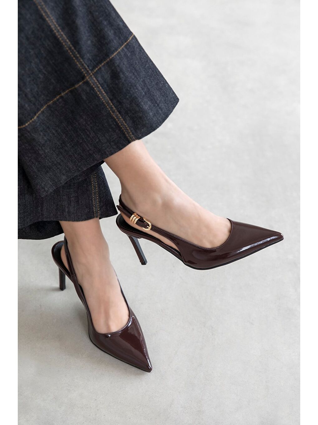 Kahverengi Flora Kadın Topuklu Rugan Ayakkabı Kahve