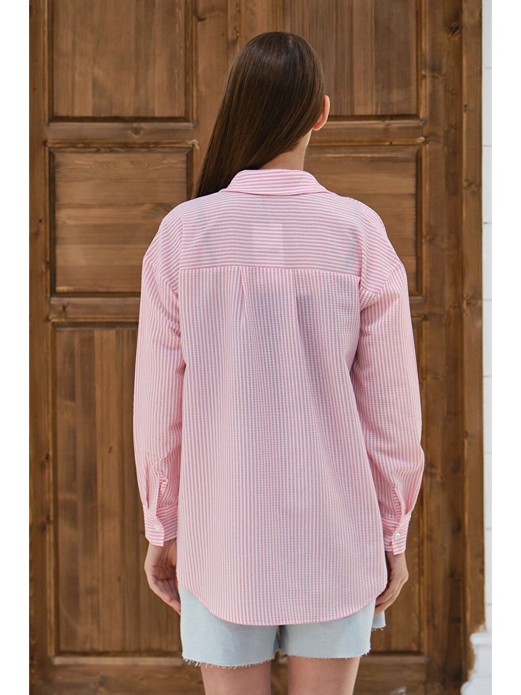 Pembe Kadın Çizgili Bürümcük Detaylı Oversize Gömlek-4