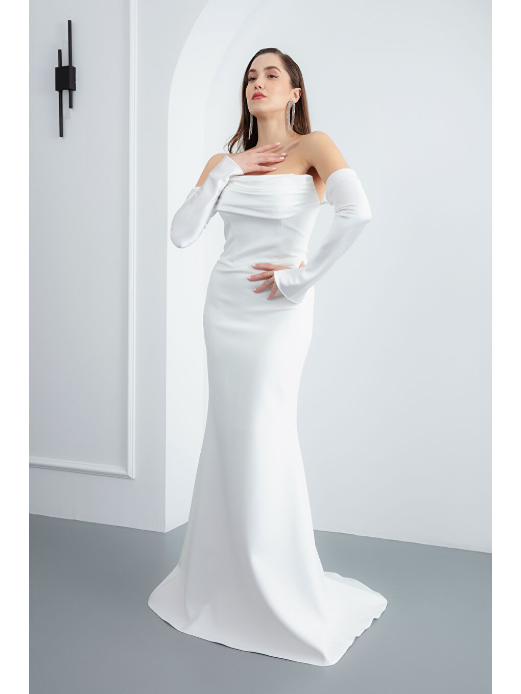 Kadın Beyaz Yaka Detaylı Balık Abiye Elbise-1