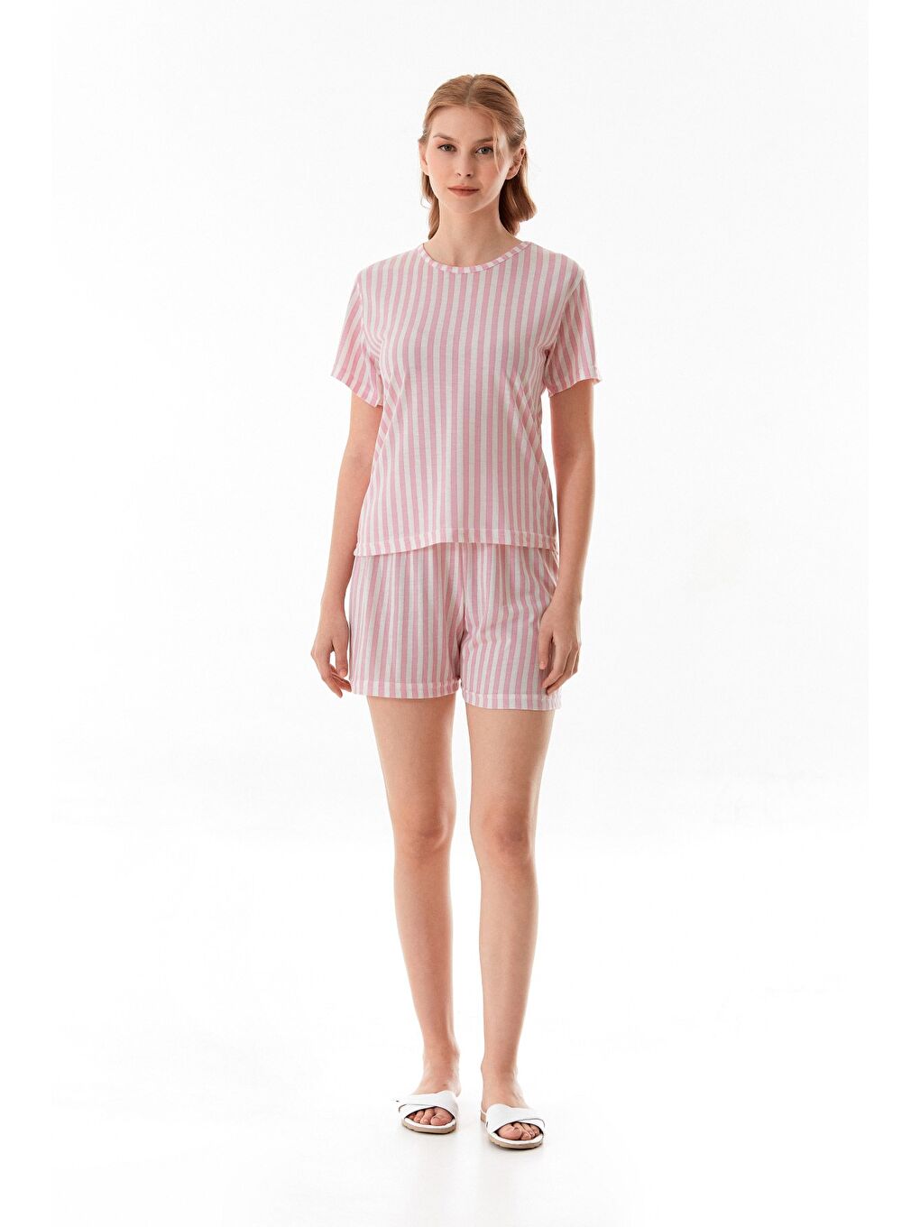 Pembe Ayıcık Desenli Bisiklet Yaka Şortlu Pijama Takımı