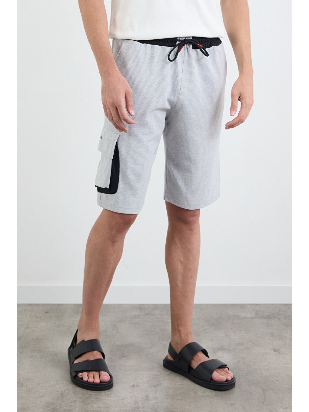 Gri Fitilli Beli Bağlamalı Kargo Cepli Şort