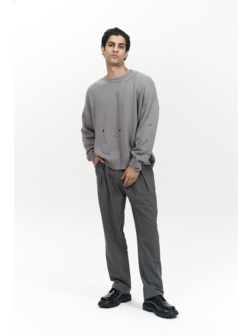 Gri Alec Fitilli Yırtık Detay Füme Erkek Triko Kazak