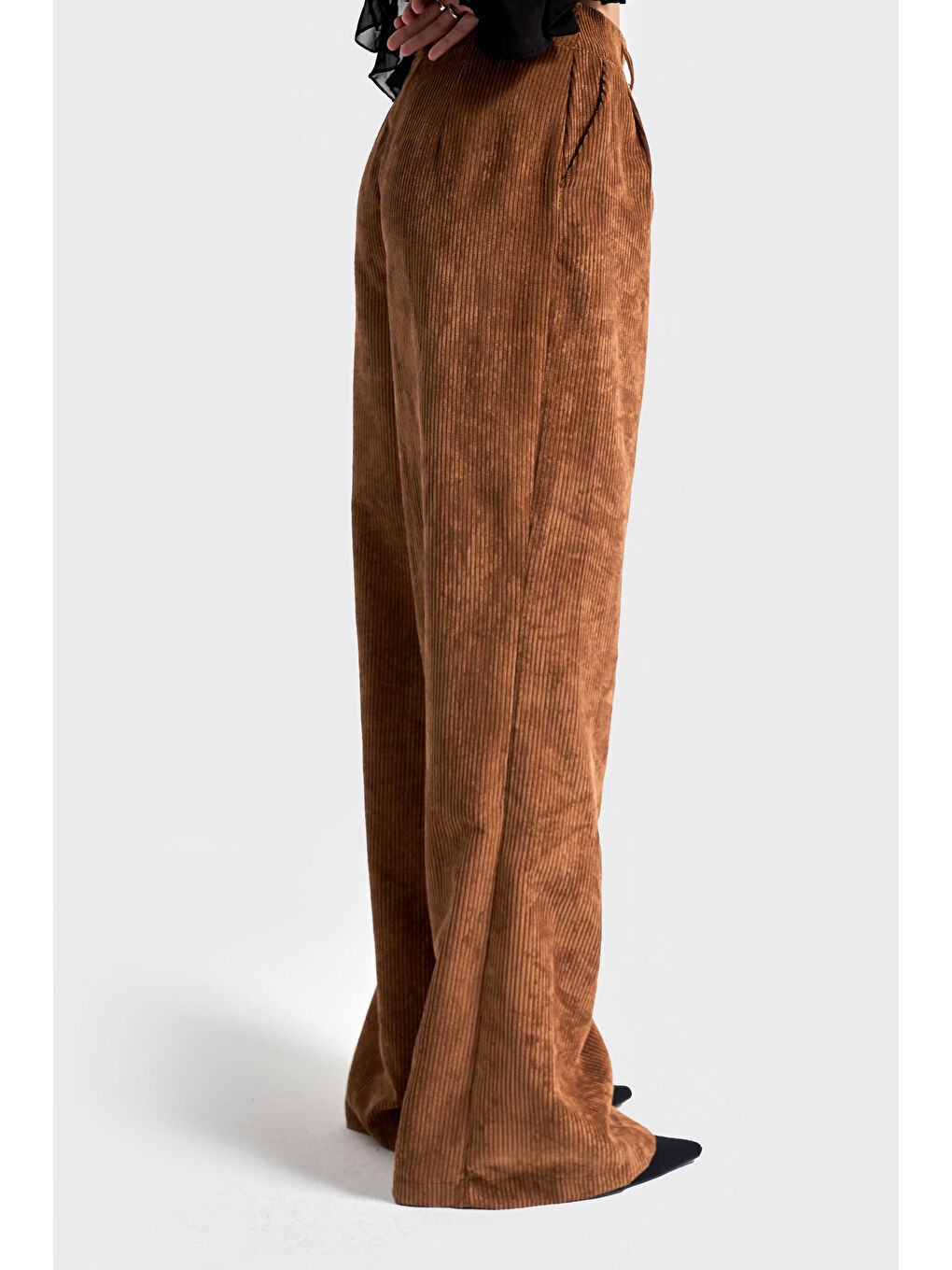 Kahverengi Kadın Latte Kahve w5-76 Süper Palazzo Fit Pileli Kalın Fitilli Velvet Kadife Kumaş Pantolon-3