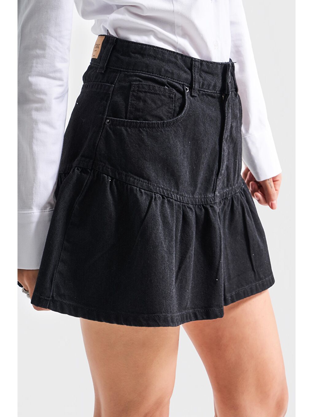 Kadın Siyah Renk 1S5-1 Volanlı Süper Mini %100 Pamuk Denim Etek