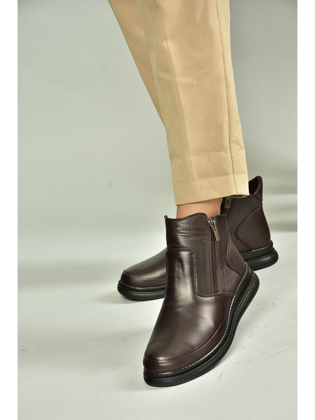 Kahverengi Kadın Bot V555070903-2