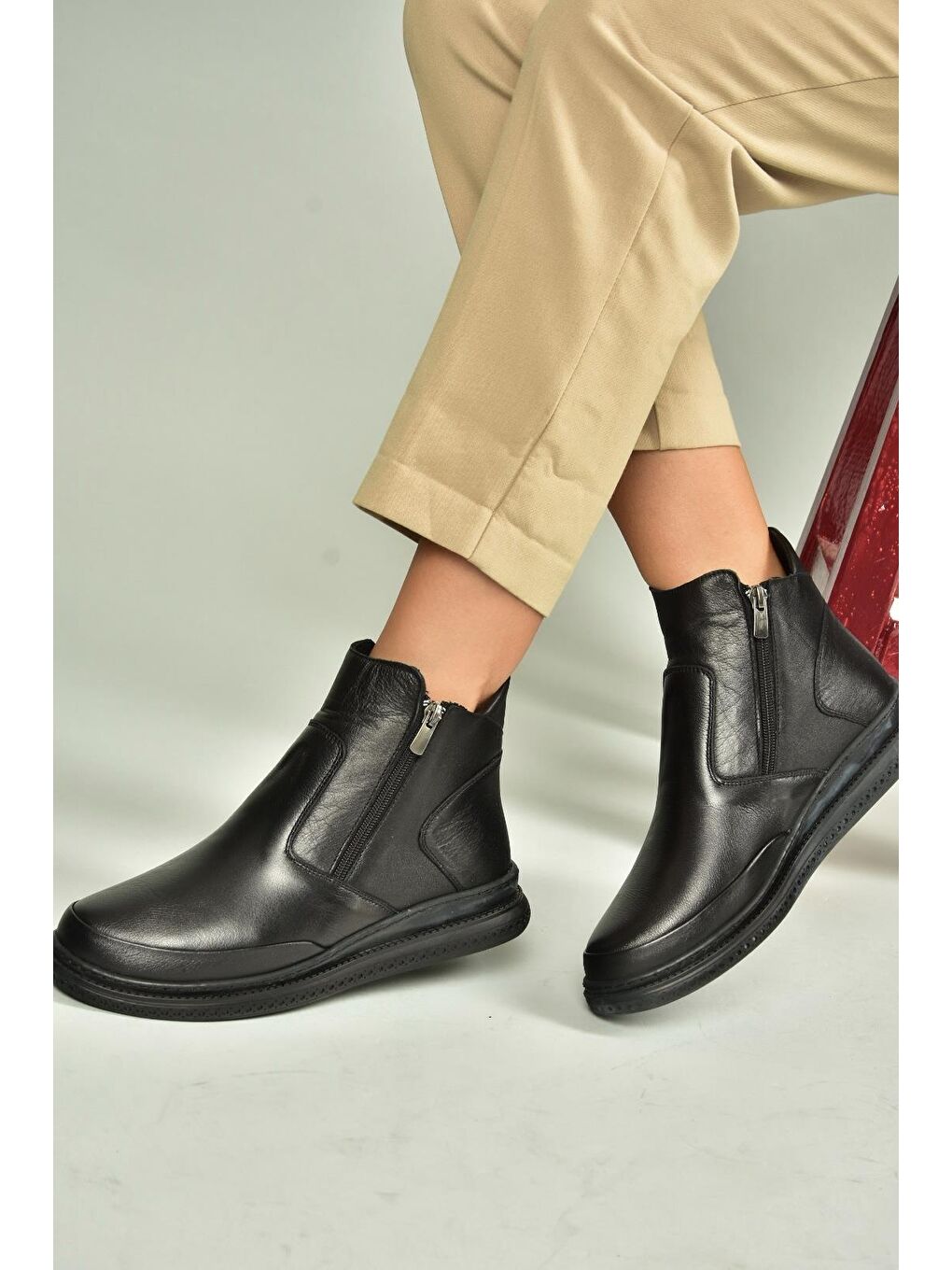 Siyah Kadın Bot V555070903-1