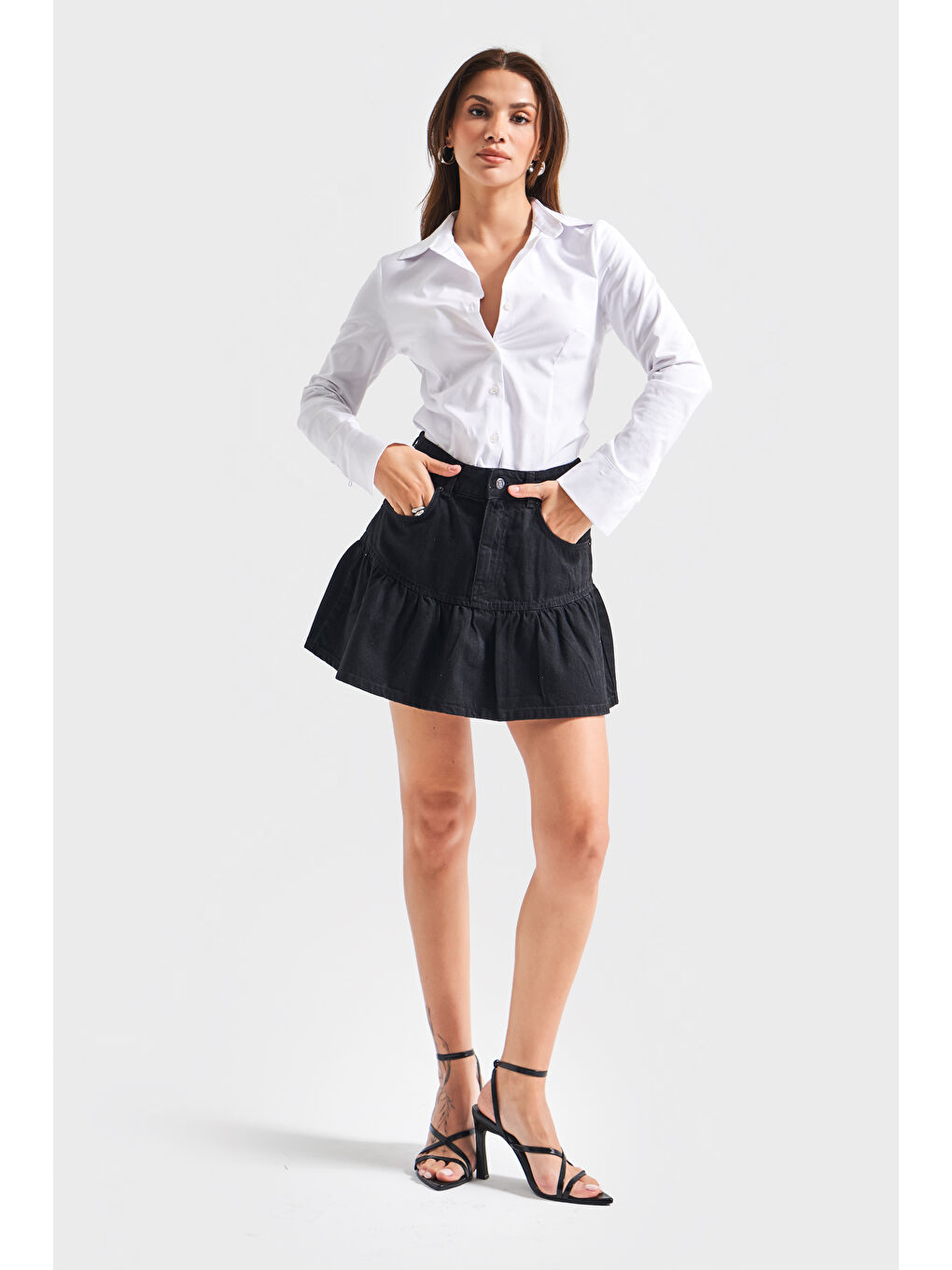 Kadın Siyah Renk 1S5-1 Volanlı Süper Mini %100 Pamuk Denim Etek-4