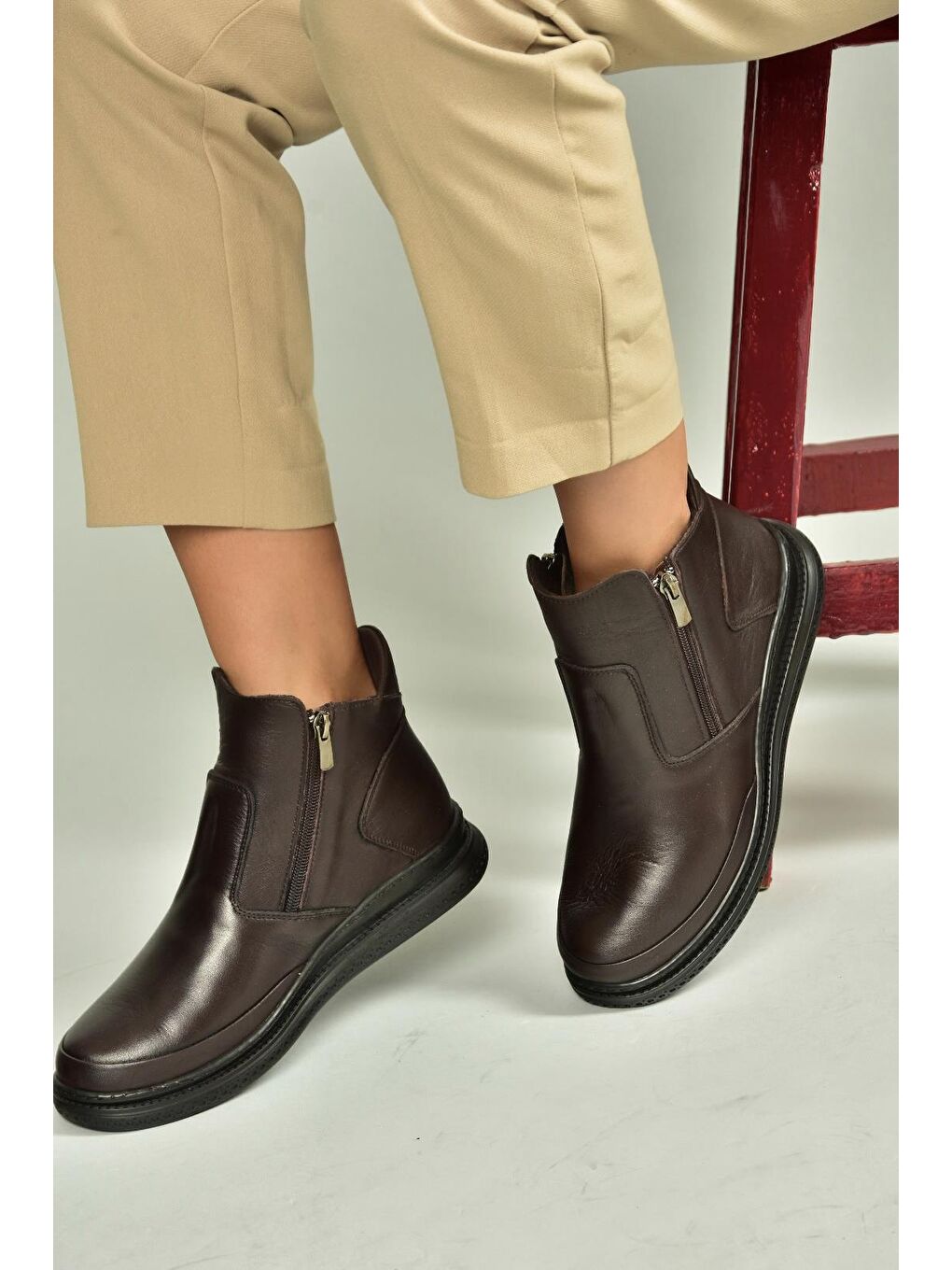 Kahverengi Kadın Bot V555070903-3
