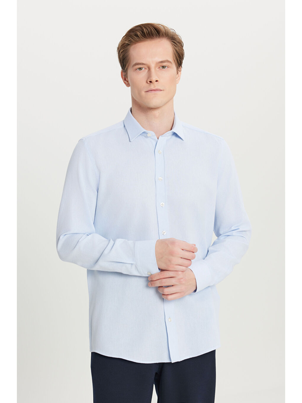 Erkek Açık Mavi %100 Pamuk Tailored Slim Fit Dar Kesim Klasik Yaka Armürlü Gömlek-2