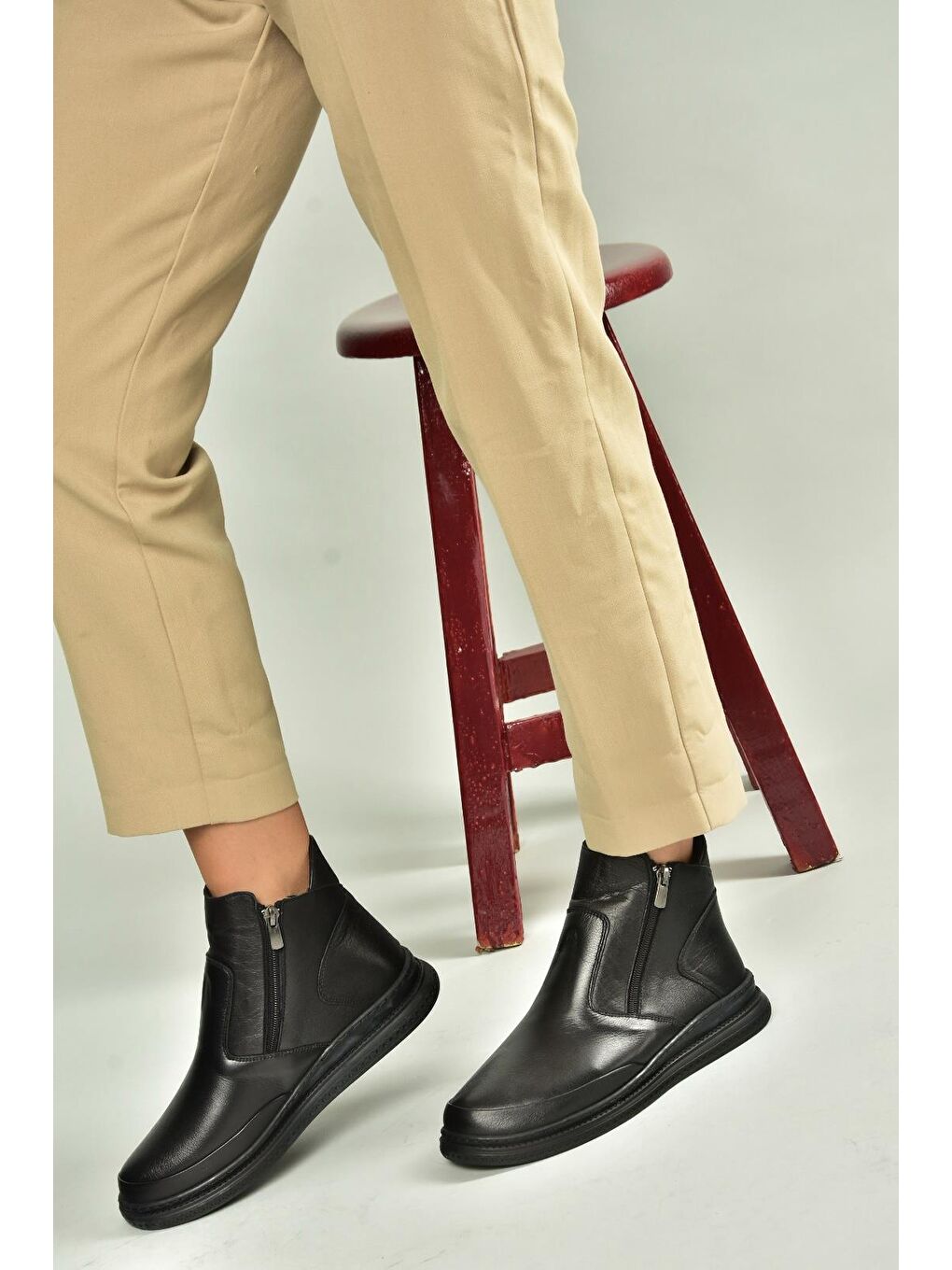 Siyah Kadın Bot V555070903-3