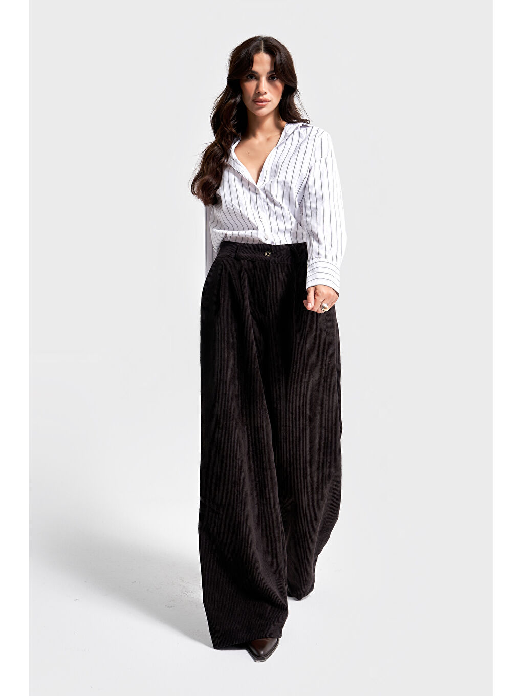 Kadın Siyah Renk w5-1 Süper Palazzo Fit Pileli Kalın Fitilli Velvet Kadife Kumaş Pantolon-1