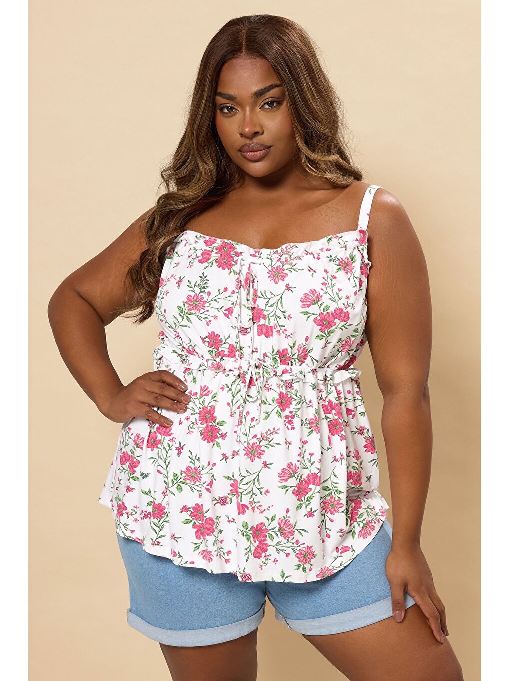 Beyaz Büyük Beden Kare Yaka Askılı İp Detaylı Çiçek Desenli T-shirt 322694