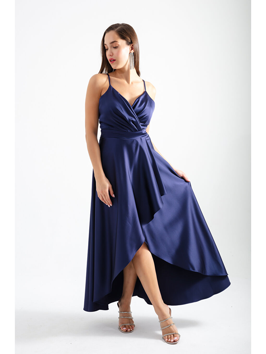 Kadın Lacivert Kruvaze Yaka Volanlı Midi Saten Abiye Elbise