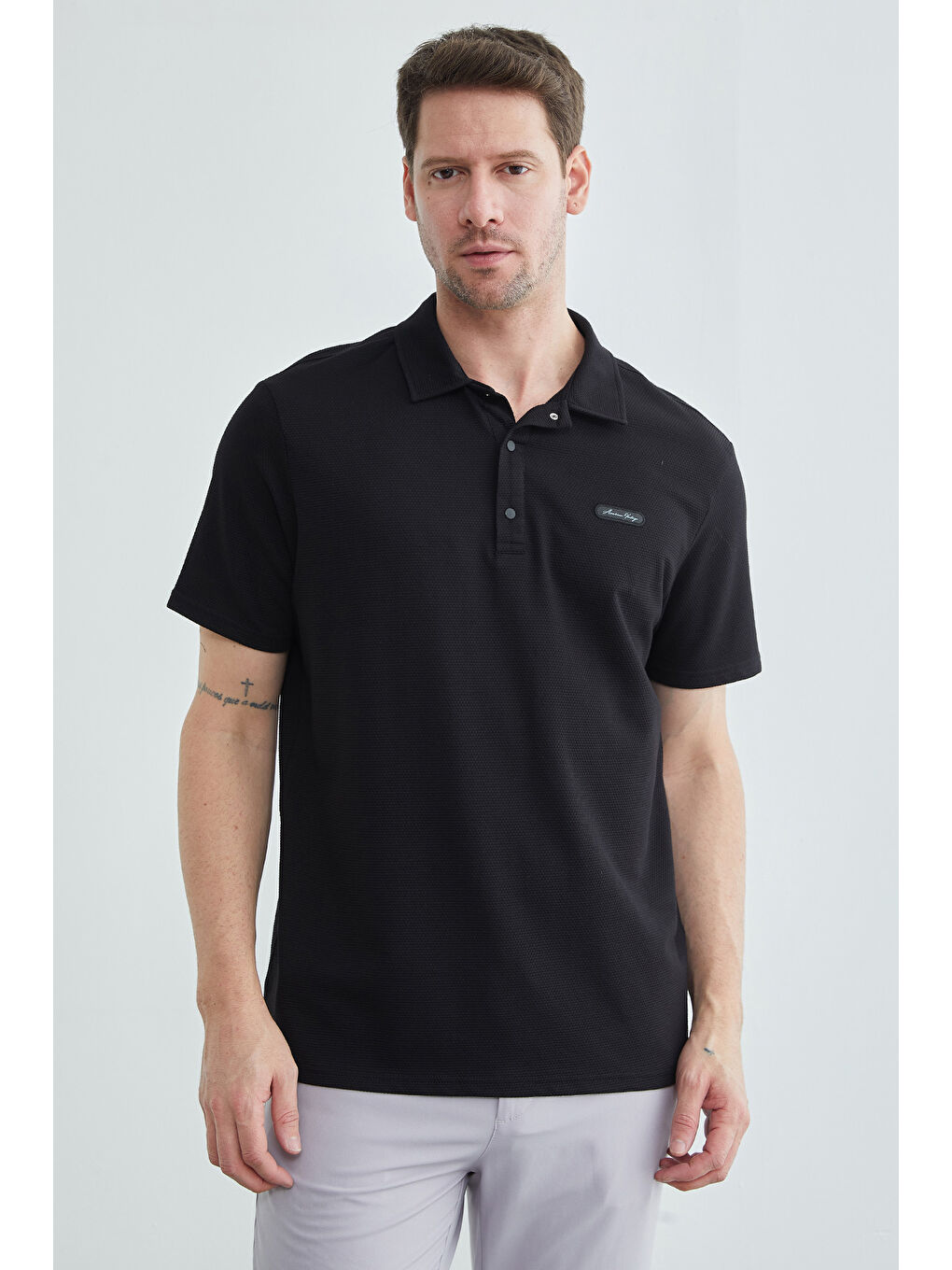 Siyah Petek Kumaş Çıtçıtlı Polo Yaka Tişört