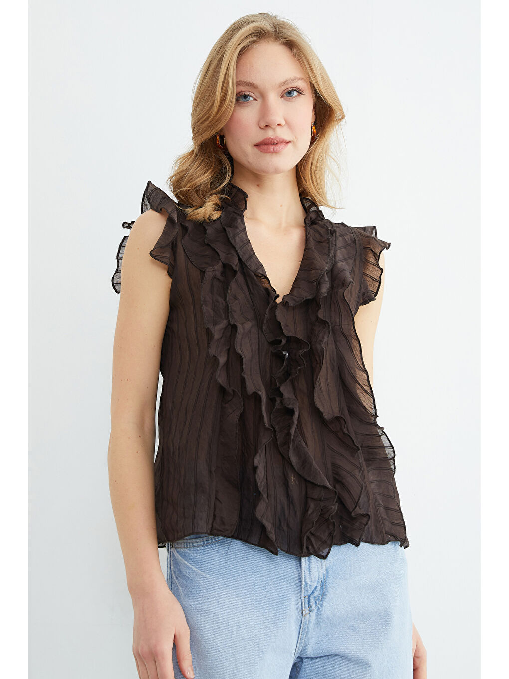 Kahverengi Çizgili Fırfırlı Jakarlı Bluz-4