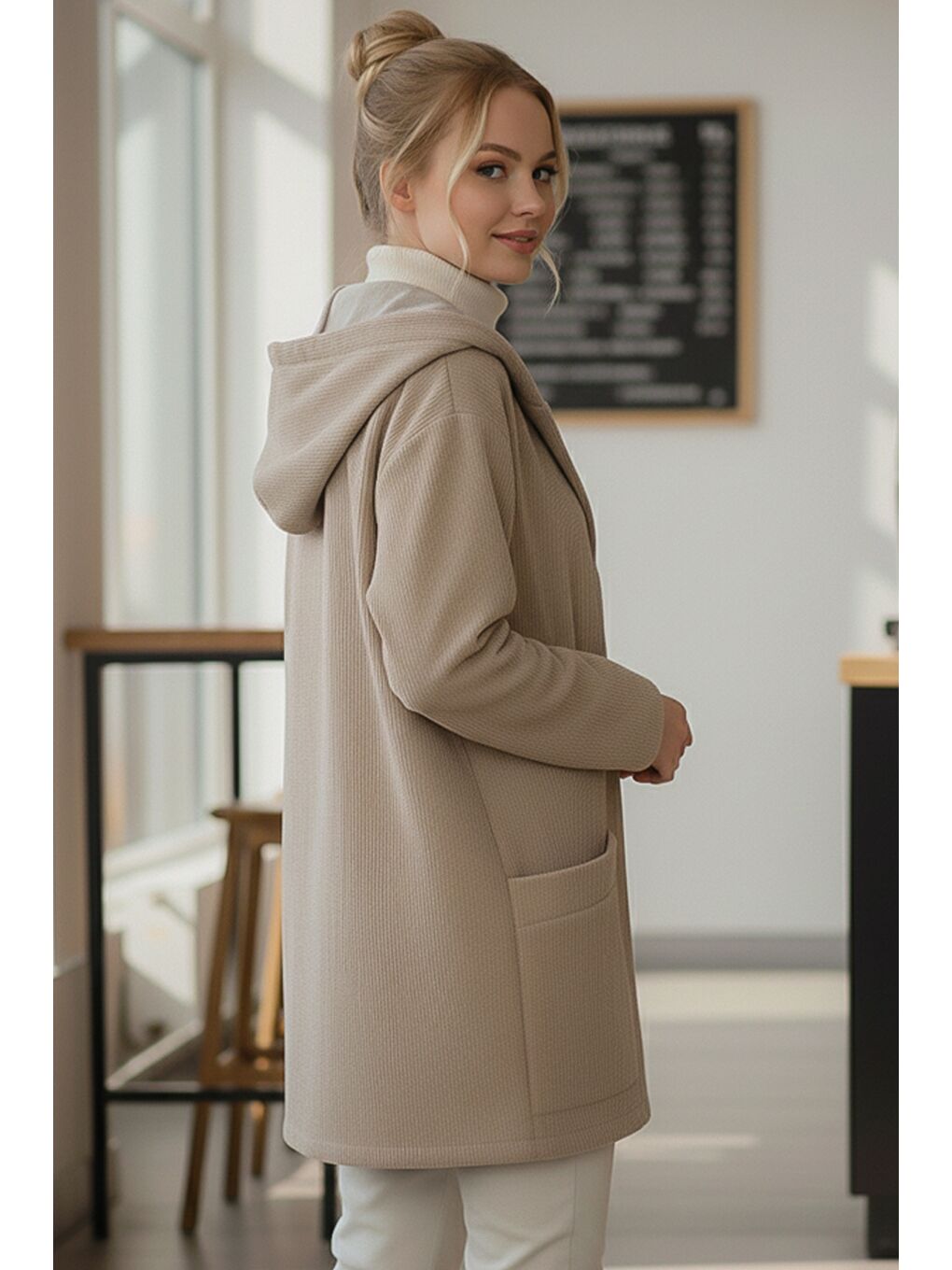 İtalyan Bej Kapüşonlu Uzun Kol Düğmeli Cepli Casual Kadife Oversize Dokuma Ceket 80 70-4