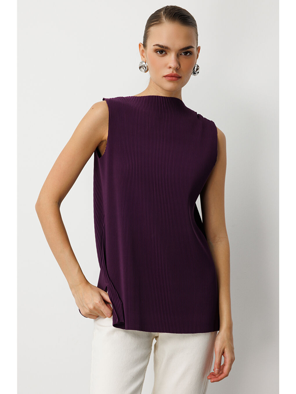 Full İnce Pilise Mor Kolsuz Şifon Bluz-1