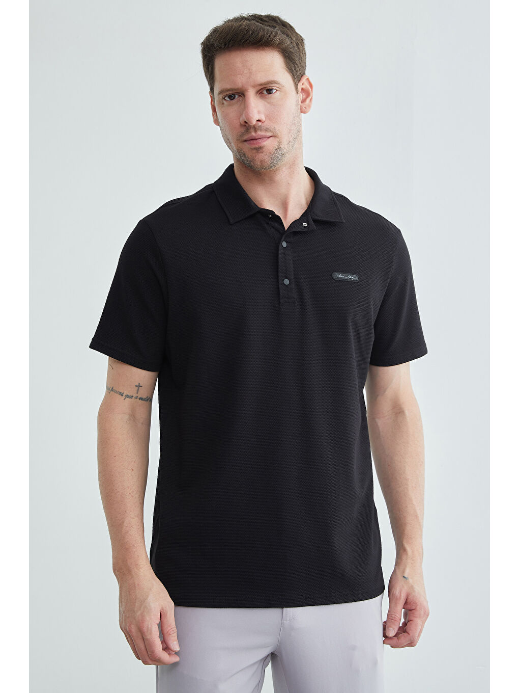 Siyah Petek Kumaş Çıtçıtlı Polo Yaka Tişört-3