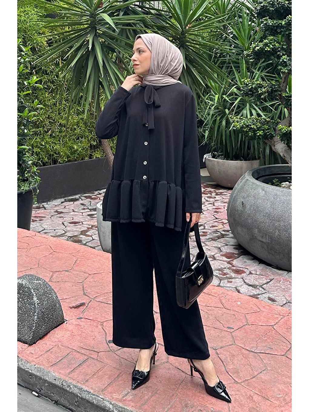 Örme Fitilli Kumaş Eteği Volan Detaylı Tesettür Takım Siyah