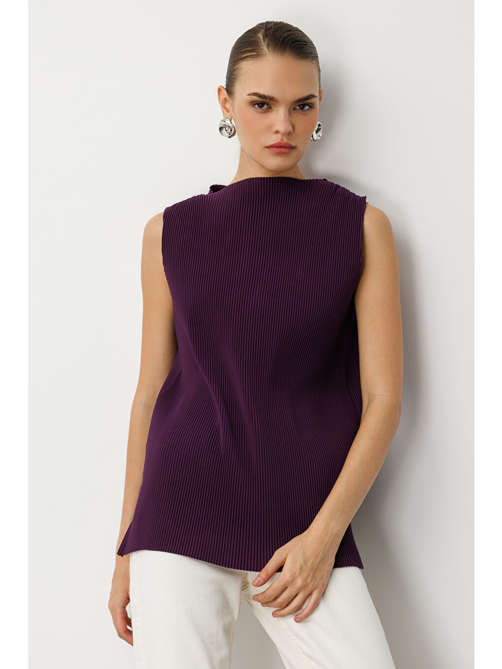 Full İnce Pilise Mor Kolsuz Şifon Bluz-3