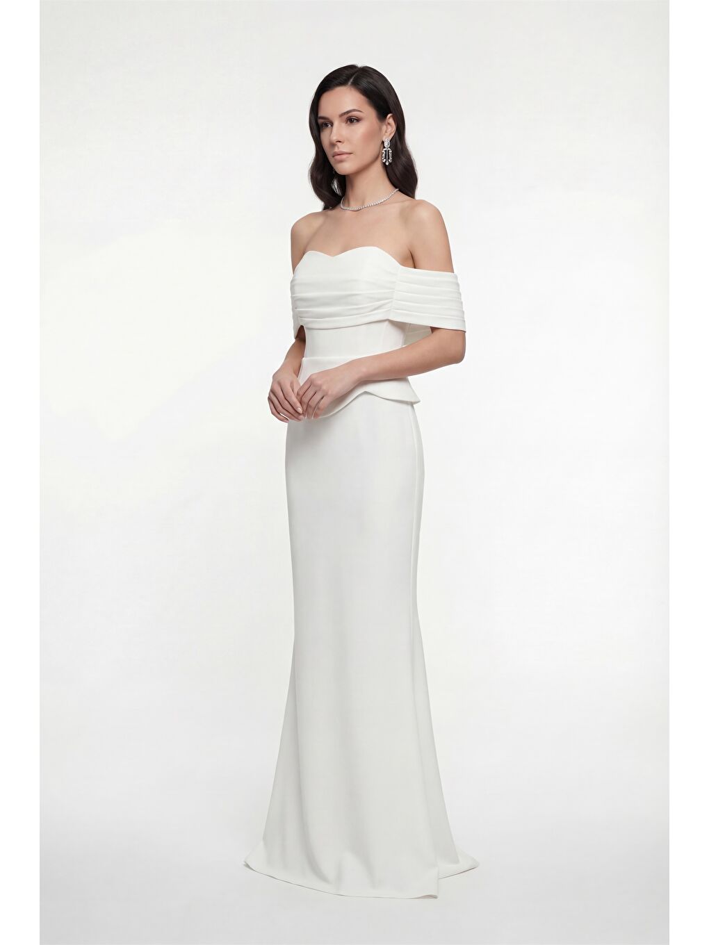 Kadın Beyaz Kayık Yaka Peplum Detay Uzun Balık Abiye-1