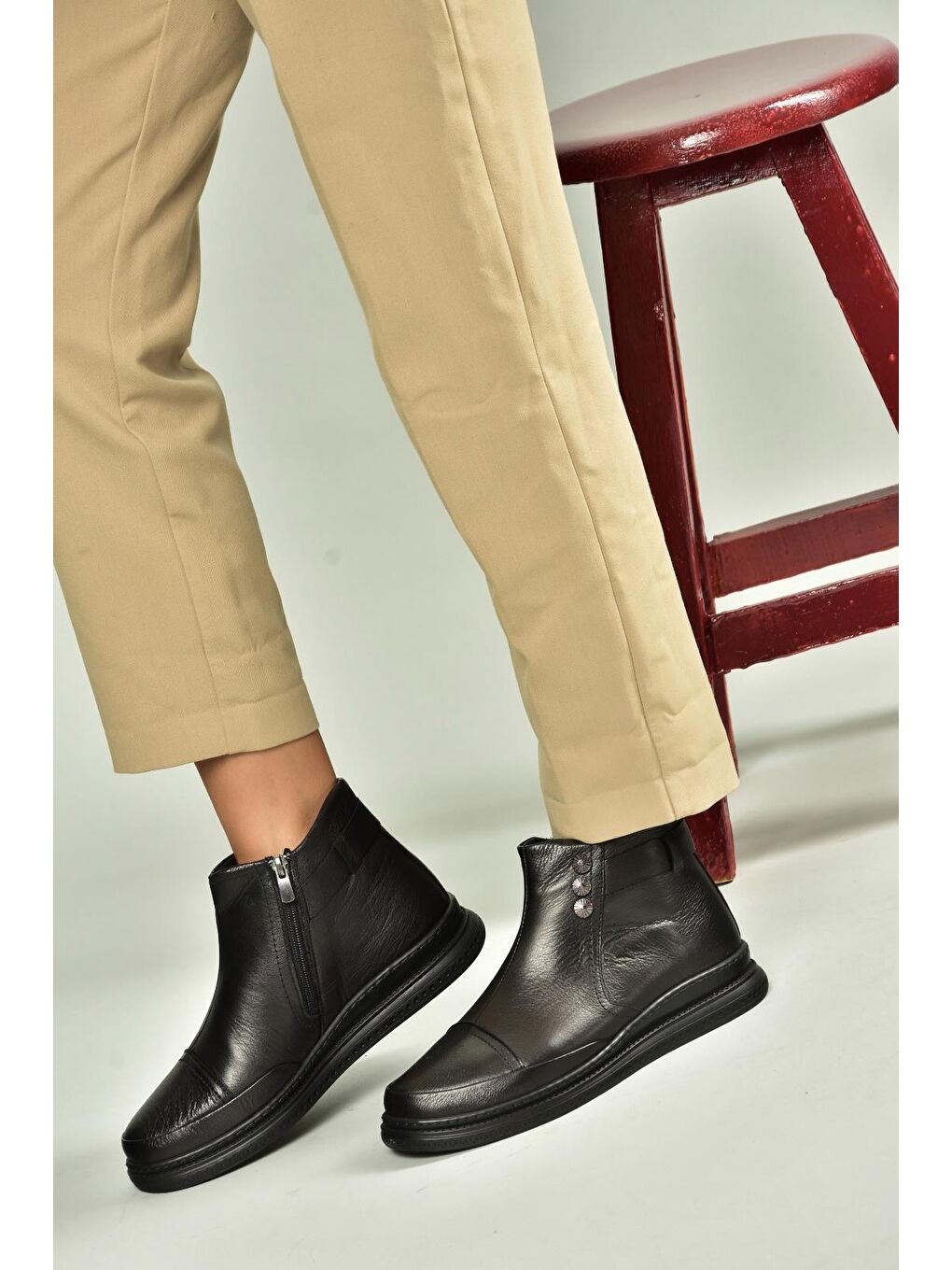 Siyah Kadın Bot V555070403-1