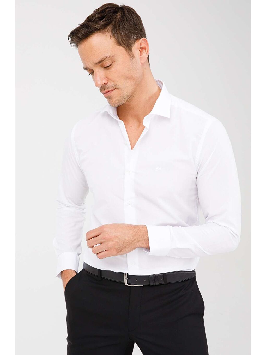 Beyaz Slim Fit Dar Kalıp Klasik Yaka Düz Uzun Kollu Cepsiz Kolay Ütülenir Gömlek-2