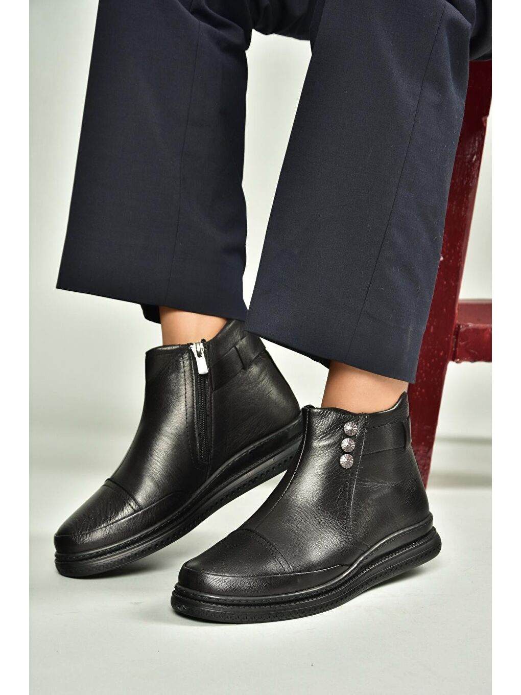 Siyah Kadın Bot V555070403-3