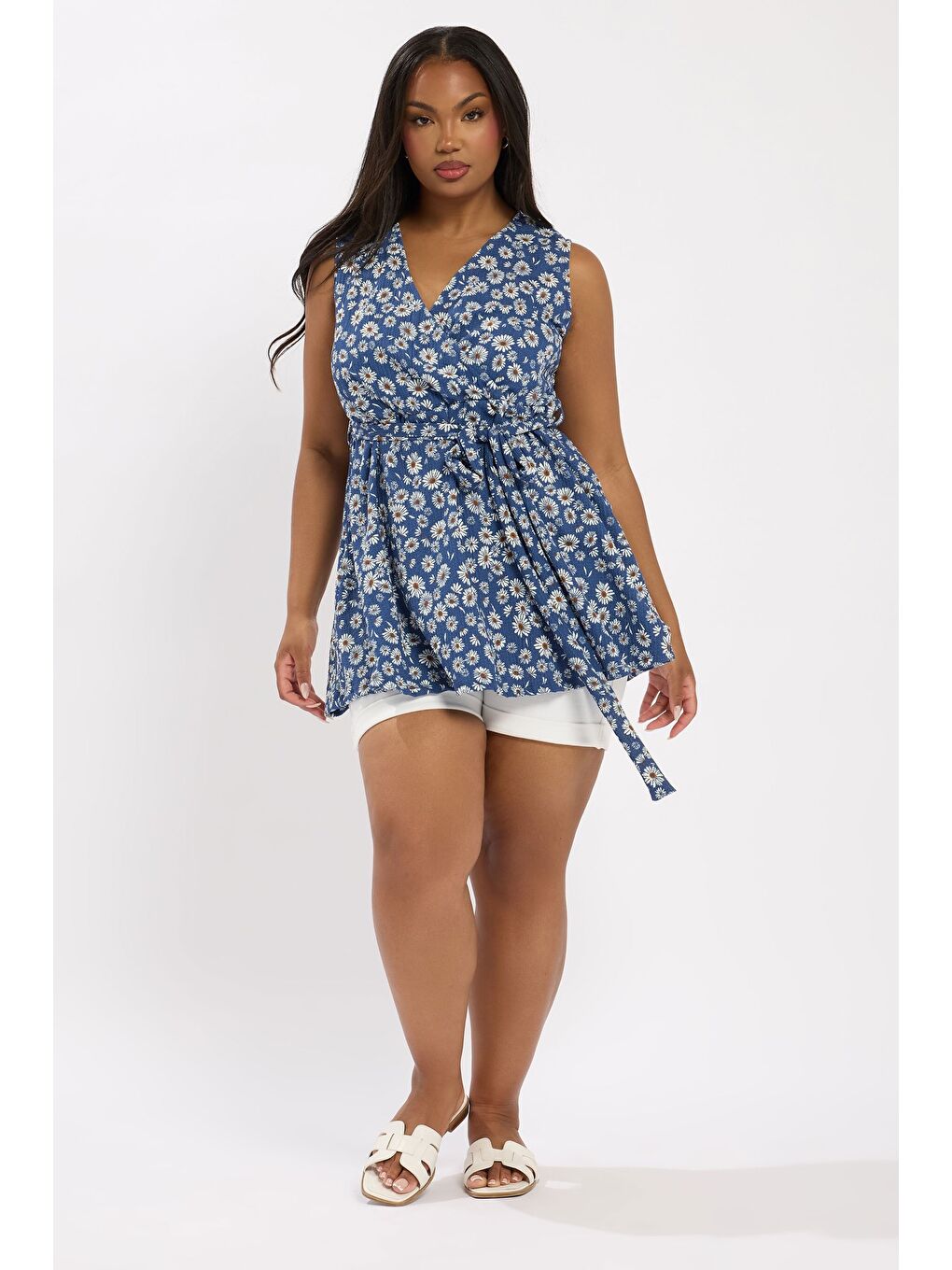 Mavi Büyük Beden V Yaka Sıfır Kol Çiçek Desenli Kuşaklı Anvelop Bluz 322681-1