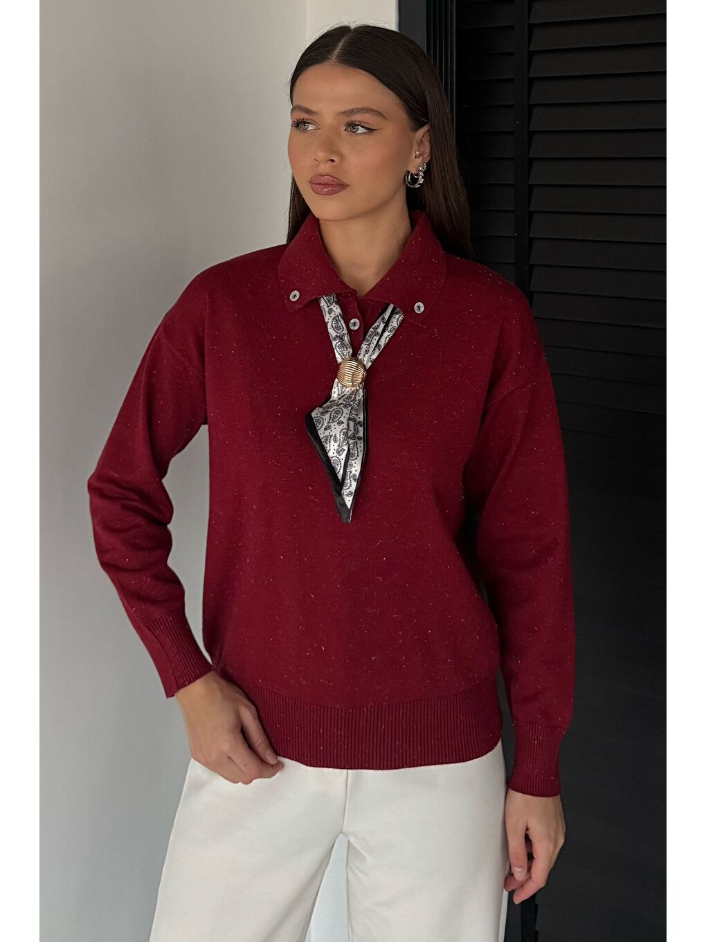 Bordo Kadın Polo Yaka Fularlı Ve Broşlu Triko Bluz-1
