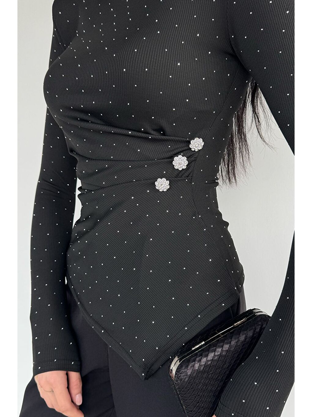 Siyah Kadın Dik Yaka Omuz Vatkalı Taşlı Bluz-1