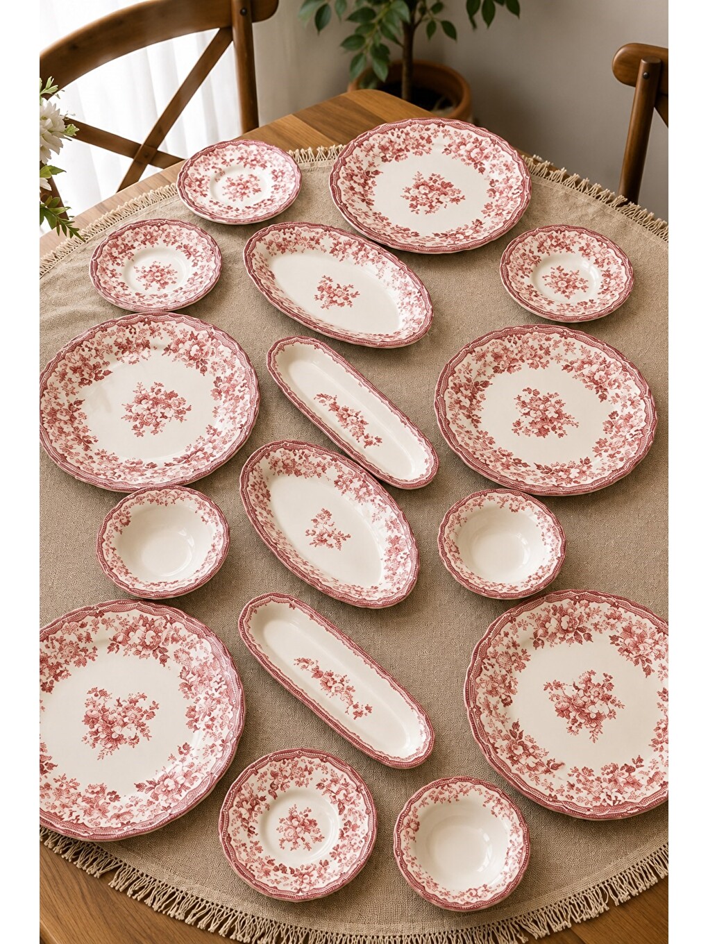 Beyaz Porselen Velour Maroon Fulya Kahvaltı Seti 6 Kişilik 20 Parça-1