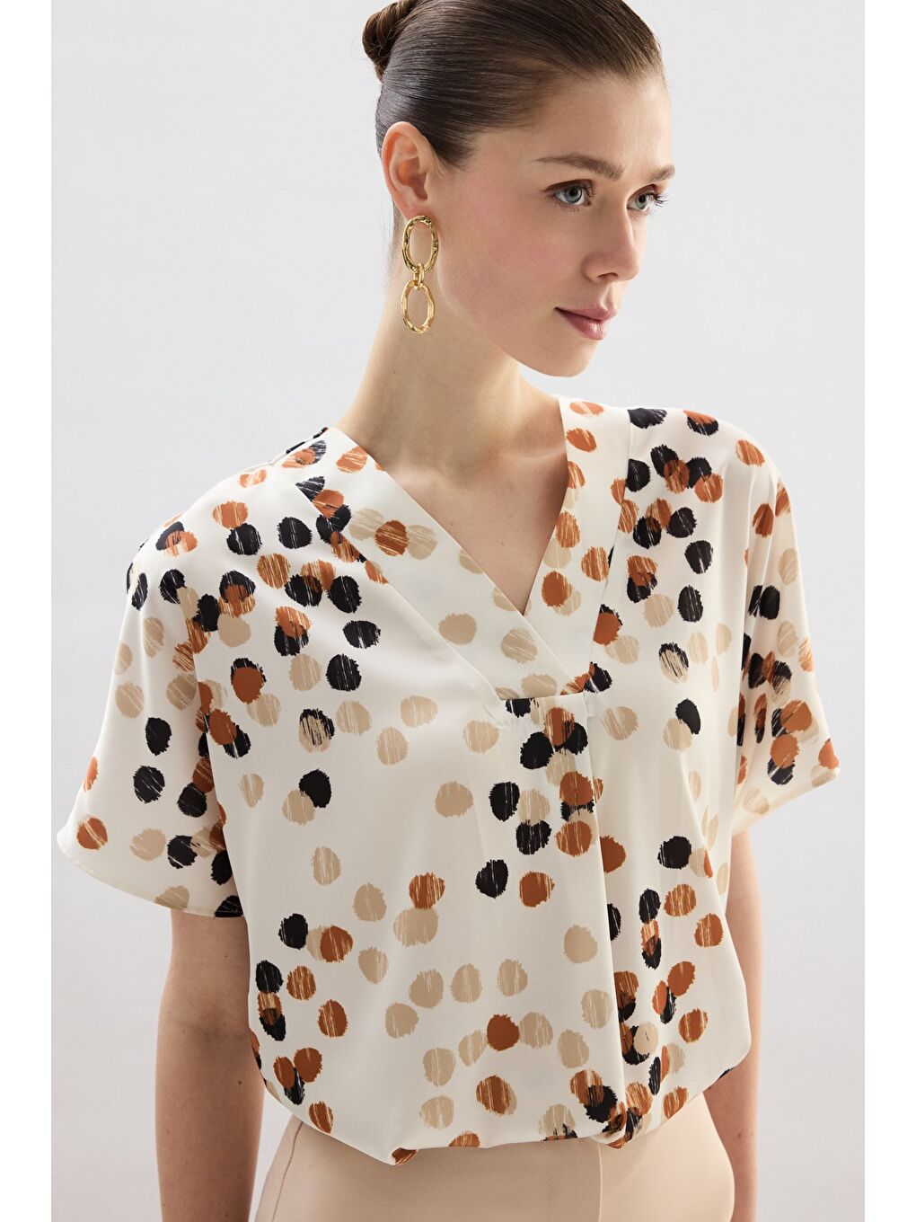 Puantiye Desenli Salaş Bluz - Bej-Kahve-1