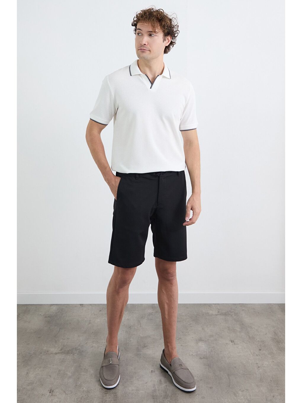 Siyah Beli Bağlamalı Cepli Şort-1