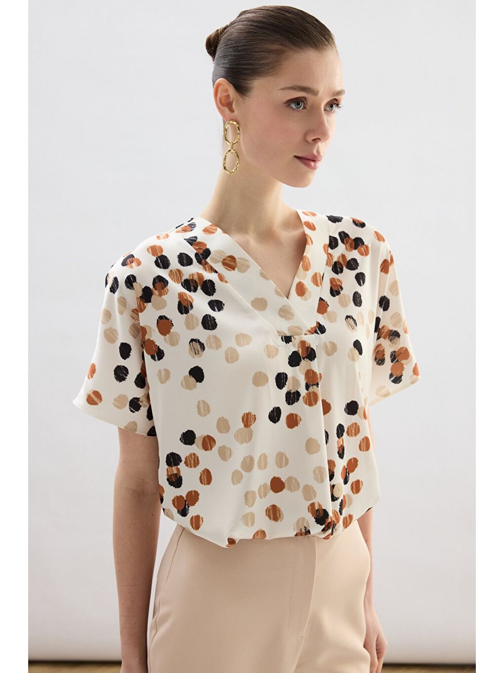 Puantiye Desenli Salaş Bluz - Bej-Kahve-3