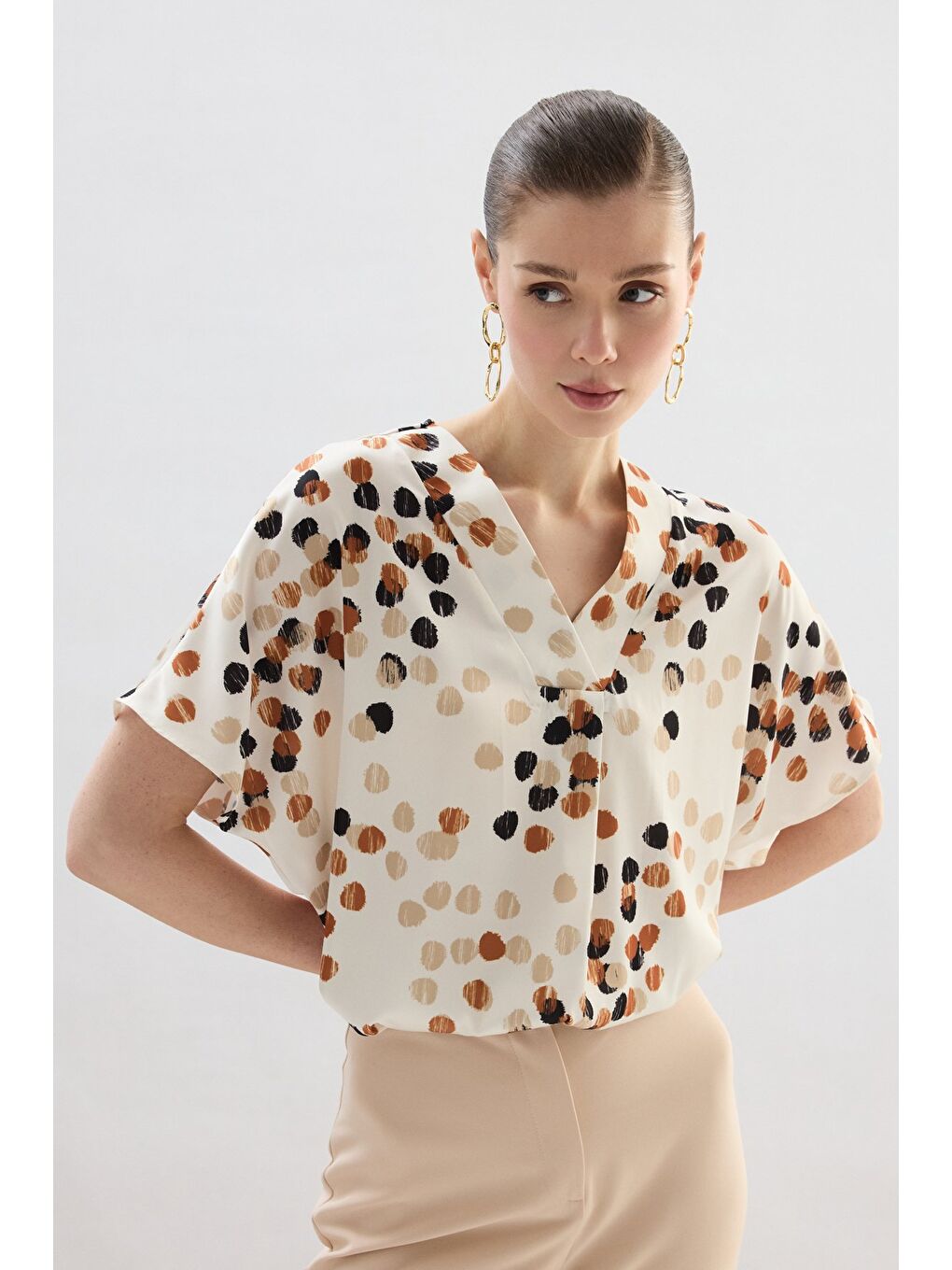 Puantiye Desenli Salaş Bluz - Bej-Kahve-4