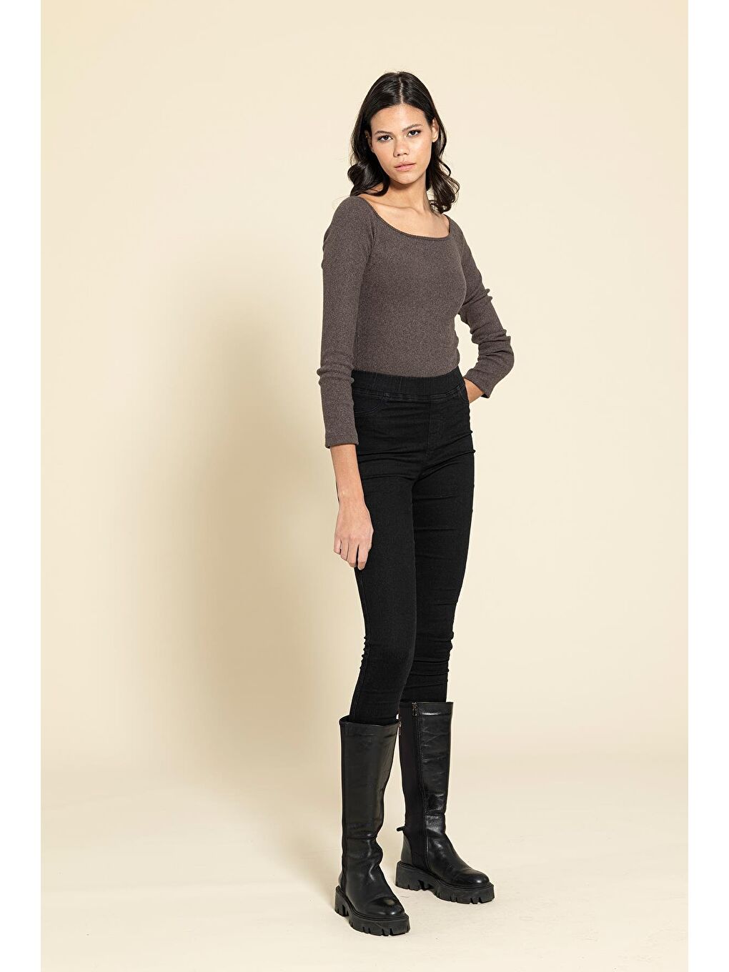 Bej Açık Yaka Kaşkorse Çıtçıtlı Body-4