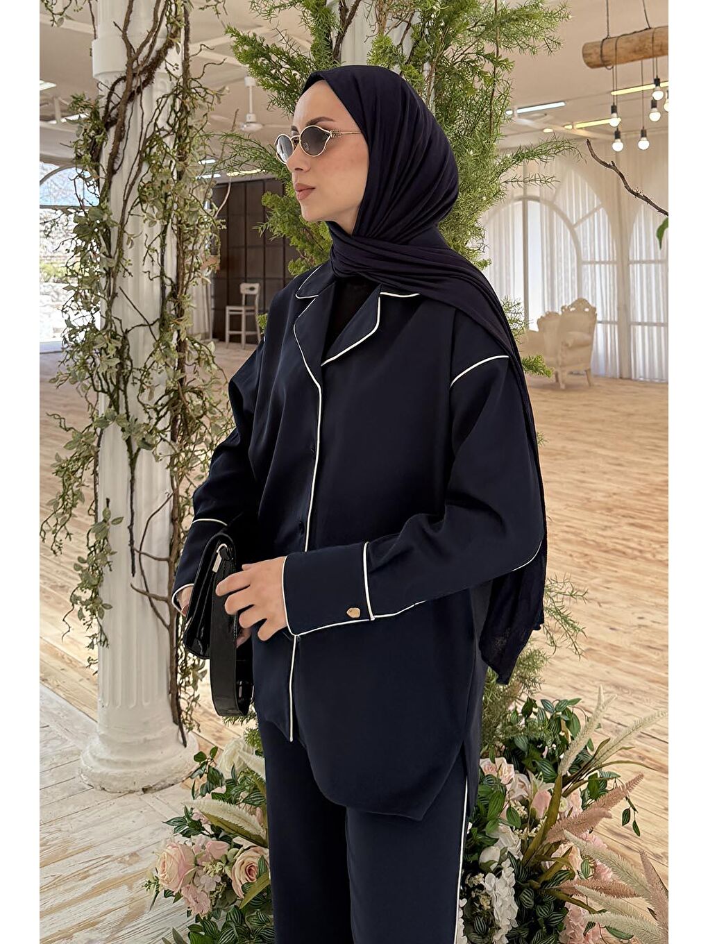 Gold Düğmeli Biyeli Tesettür Takım Lacivert-1