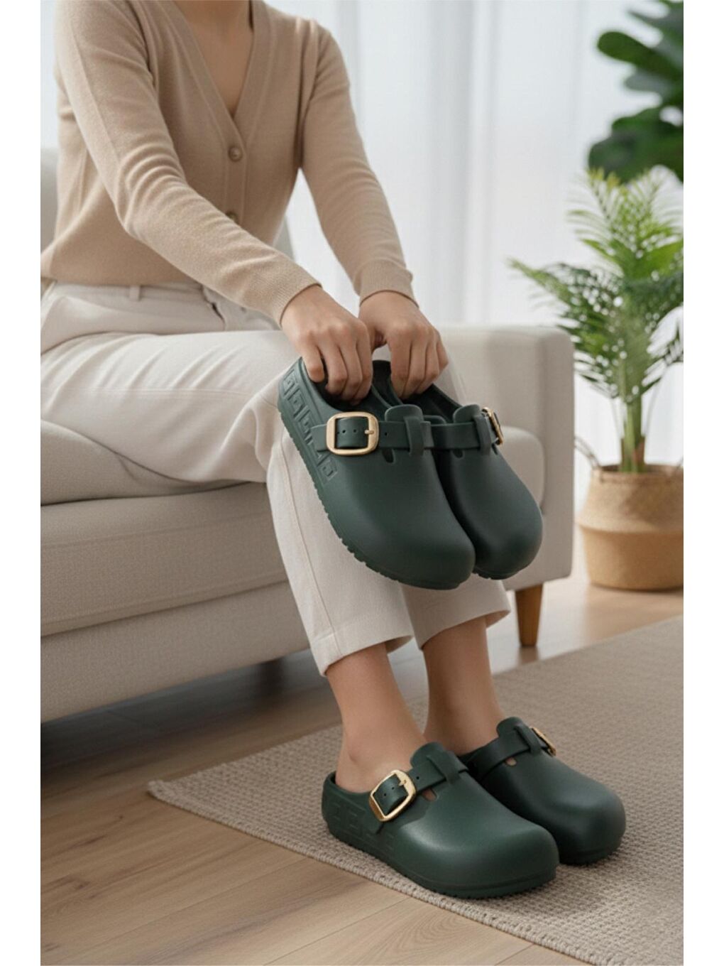 Yeşil Lovi Kadın Gold Tokalı Geometrik Desenli Comfort Clog Kadın Terlik Lüks Tasarım-2