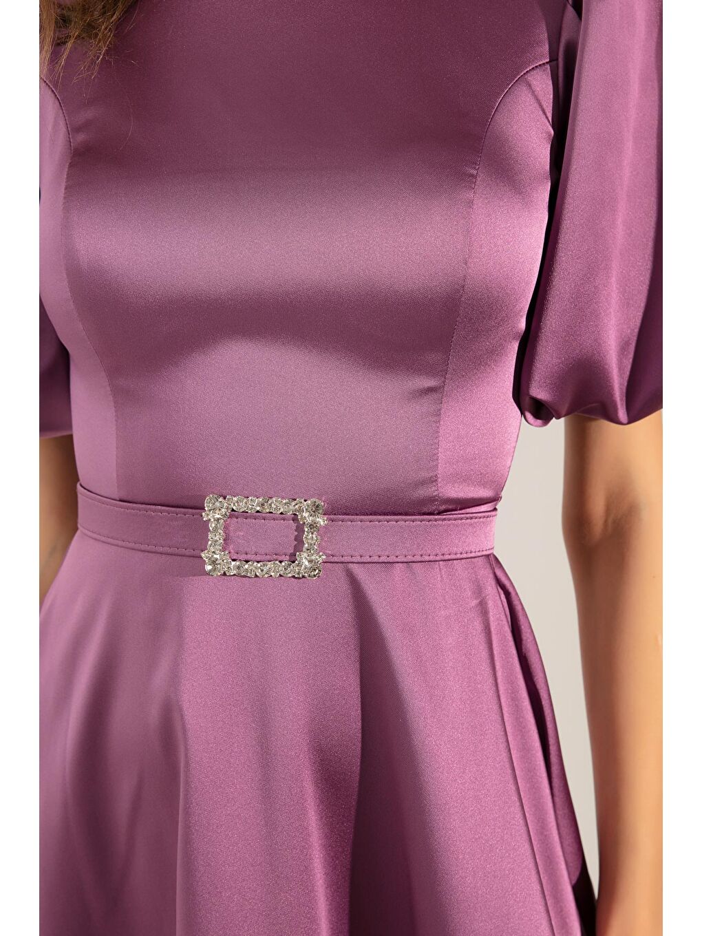 Lila Kadın Lavanta Balon Kollu Taşlı Kemerli Mini Saten Abiye Elbise-3