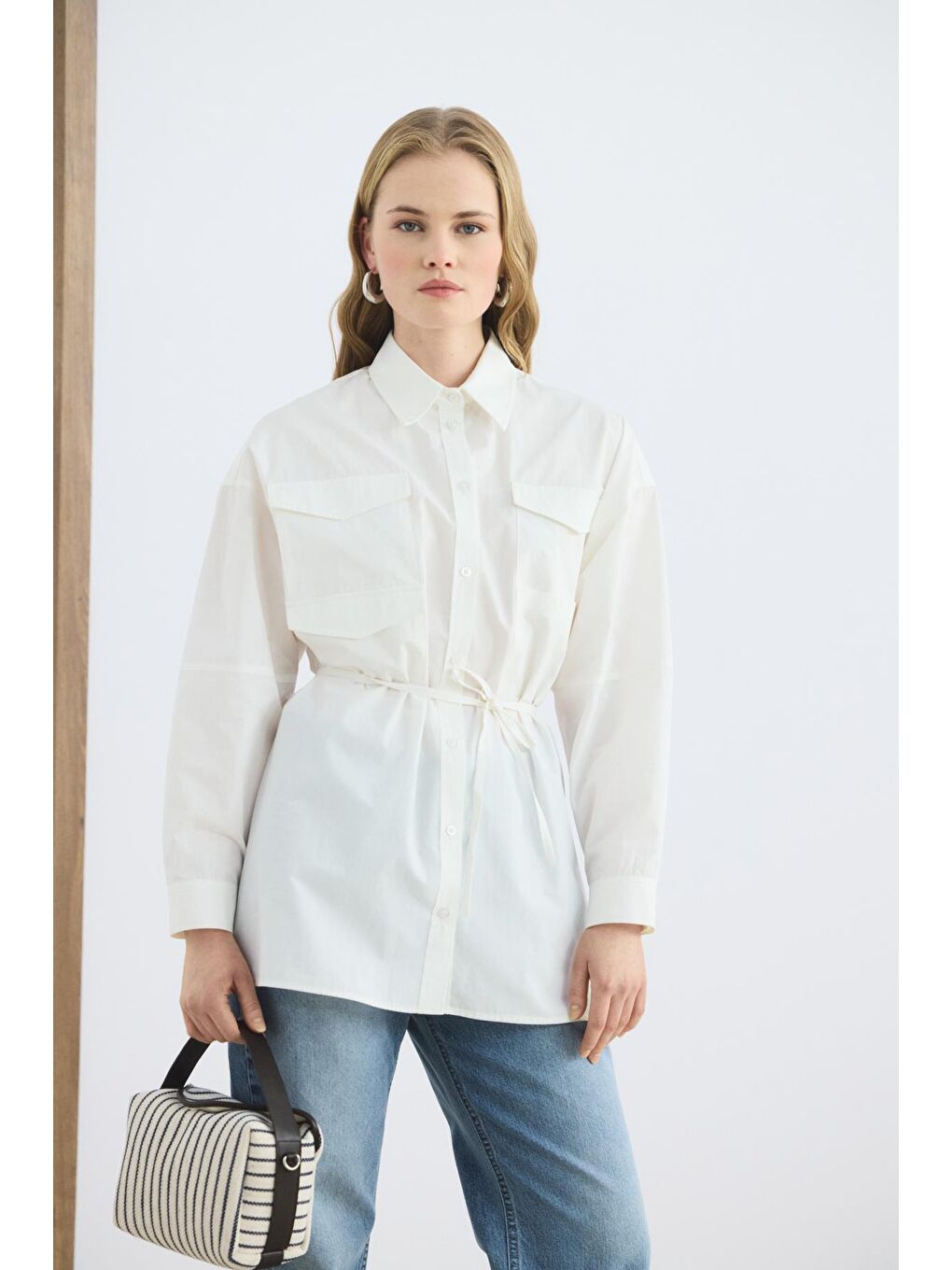 Cepli Biye Kemerli Oversize Gömlek Ekru