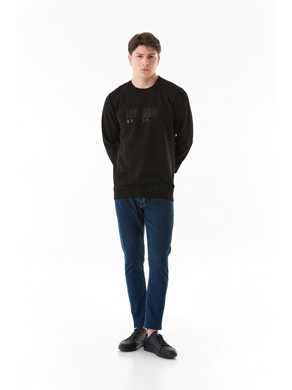 Siyah Generous Yazı Kabartmalı Bisiklet Yaka Sweatshirt-1