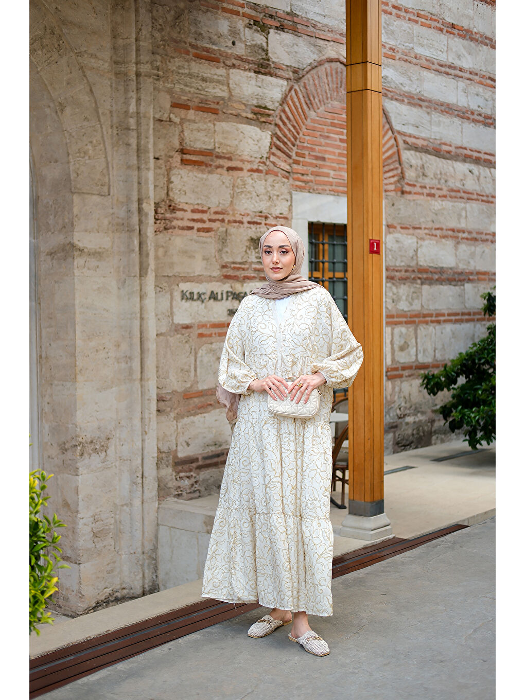 Ekru Kadın Gold Çicek Nakışlı Elbise Krem-1