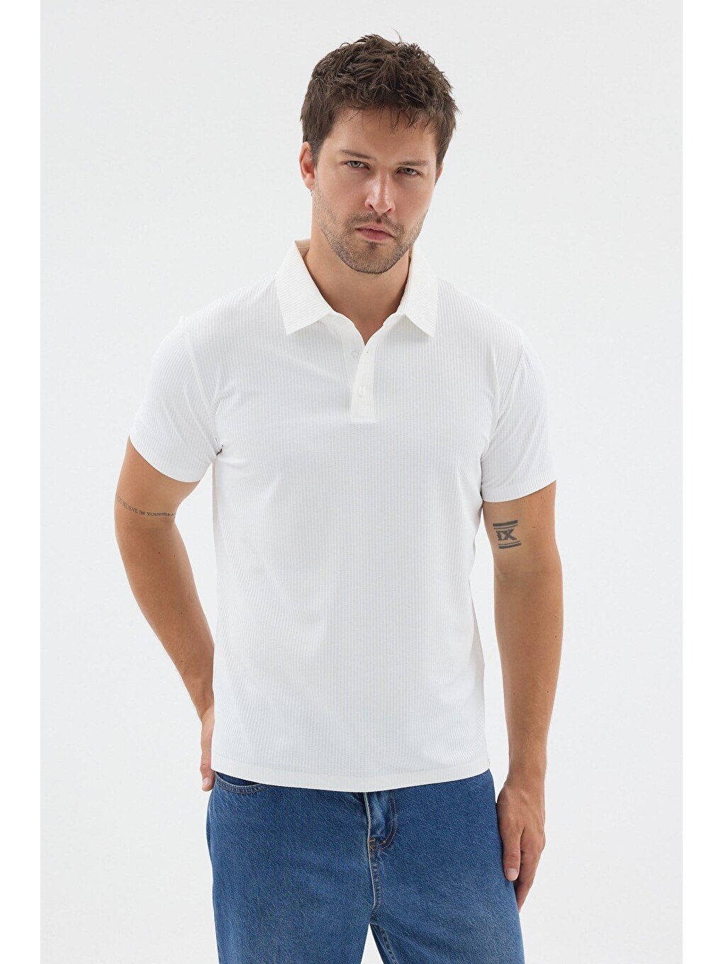 Beyaz Polo Yaka Örme Kısa Kol Standart Fit Esnek Tişört 1011260179-2