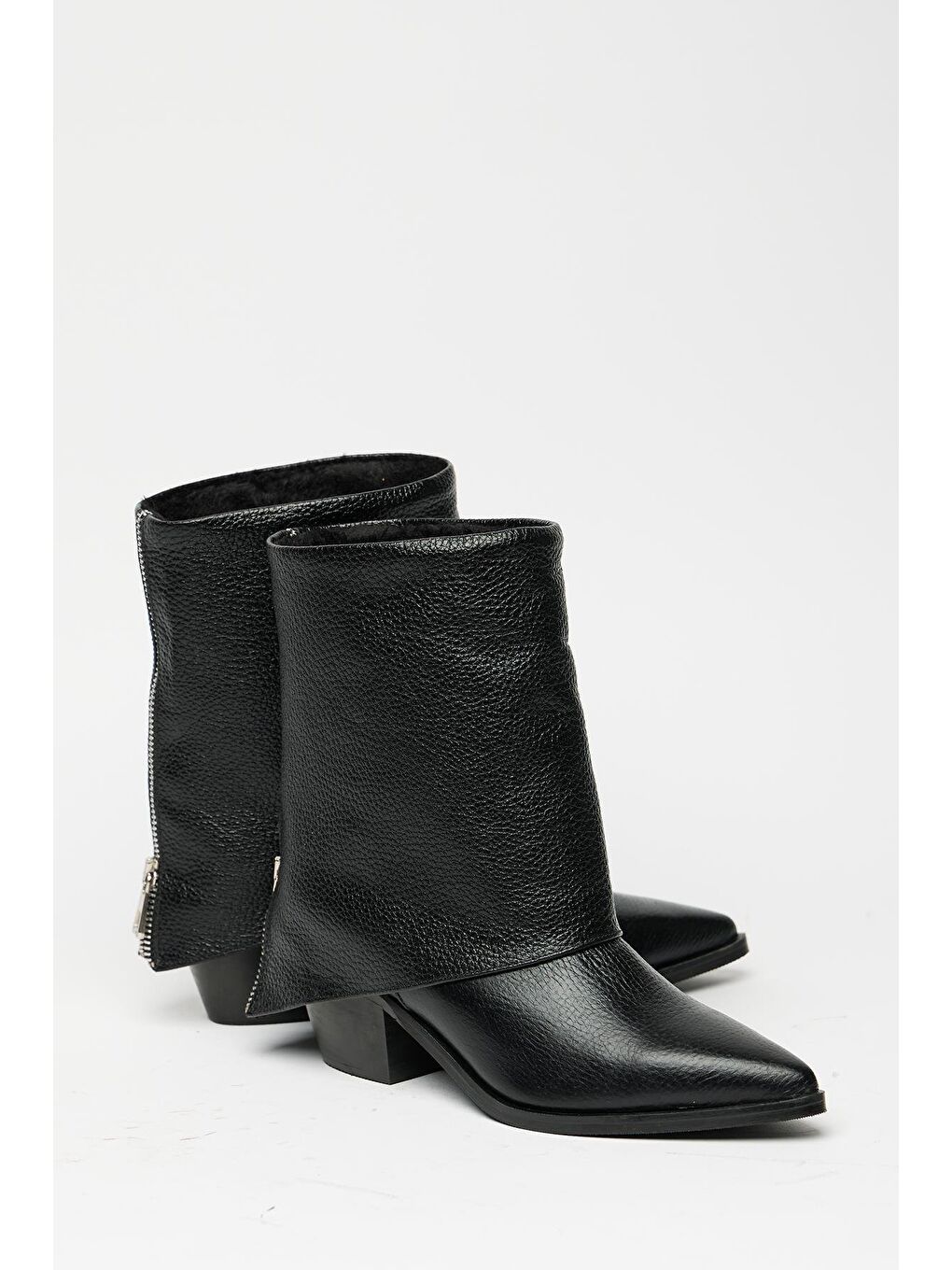 Kadın Siyah Hakiki Deri Western Topuklu Bot – Sivri Burun & Fermuar Aksesuarlı